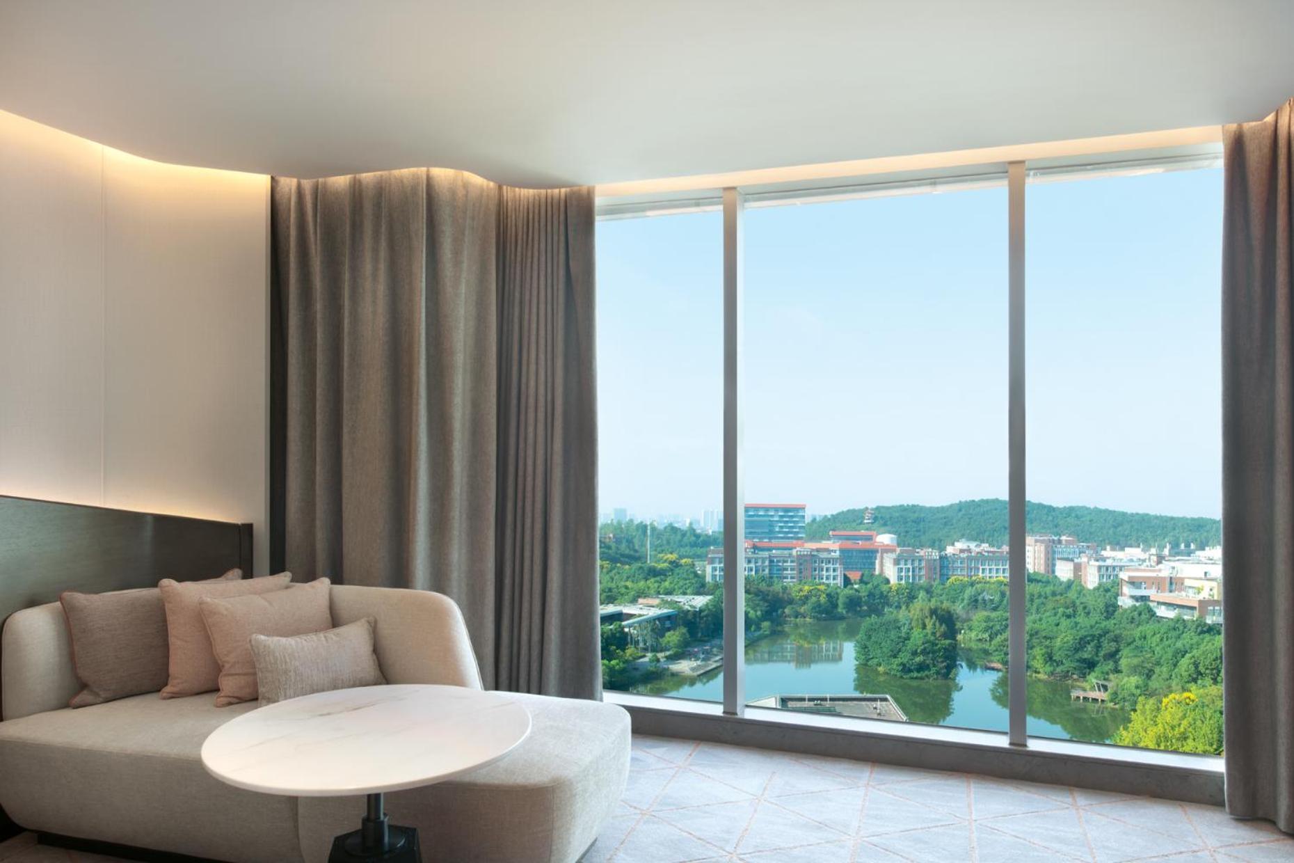 Crowne Plaza Wuhan Optics Valley By Ihg מראה חיצוני תמונה